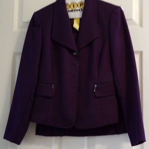 Tahari (Arthur S. Levine) 2- Piece Skirt Suit